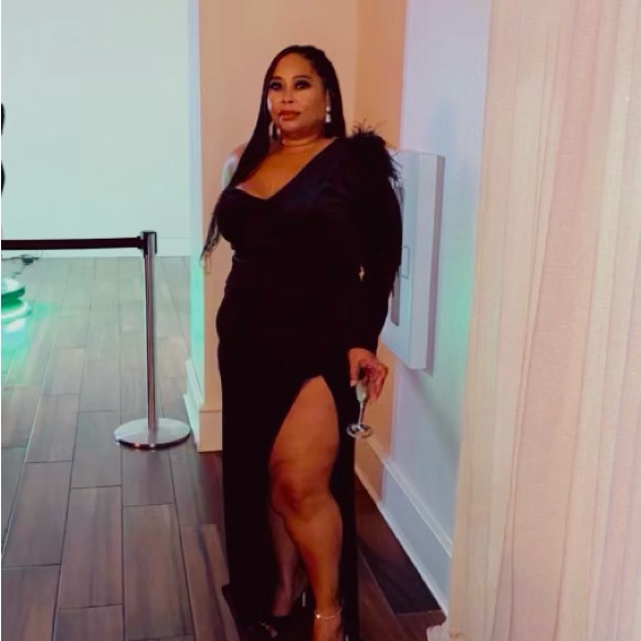 Black formal dress - Picture 3 of 3